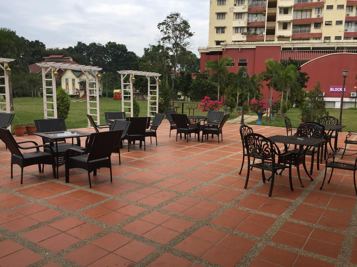 Апартаменты D Savoy @ Famosa Melaka Экстерьер фото